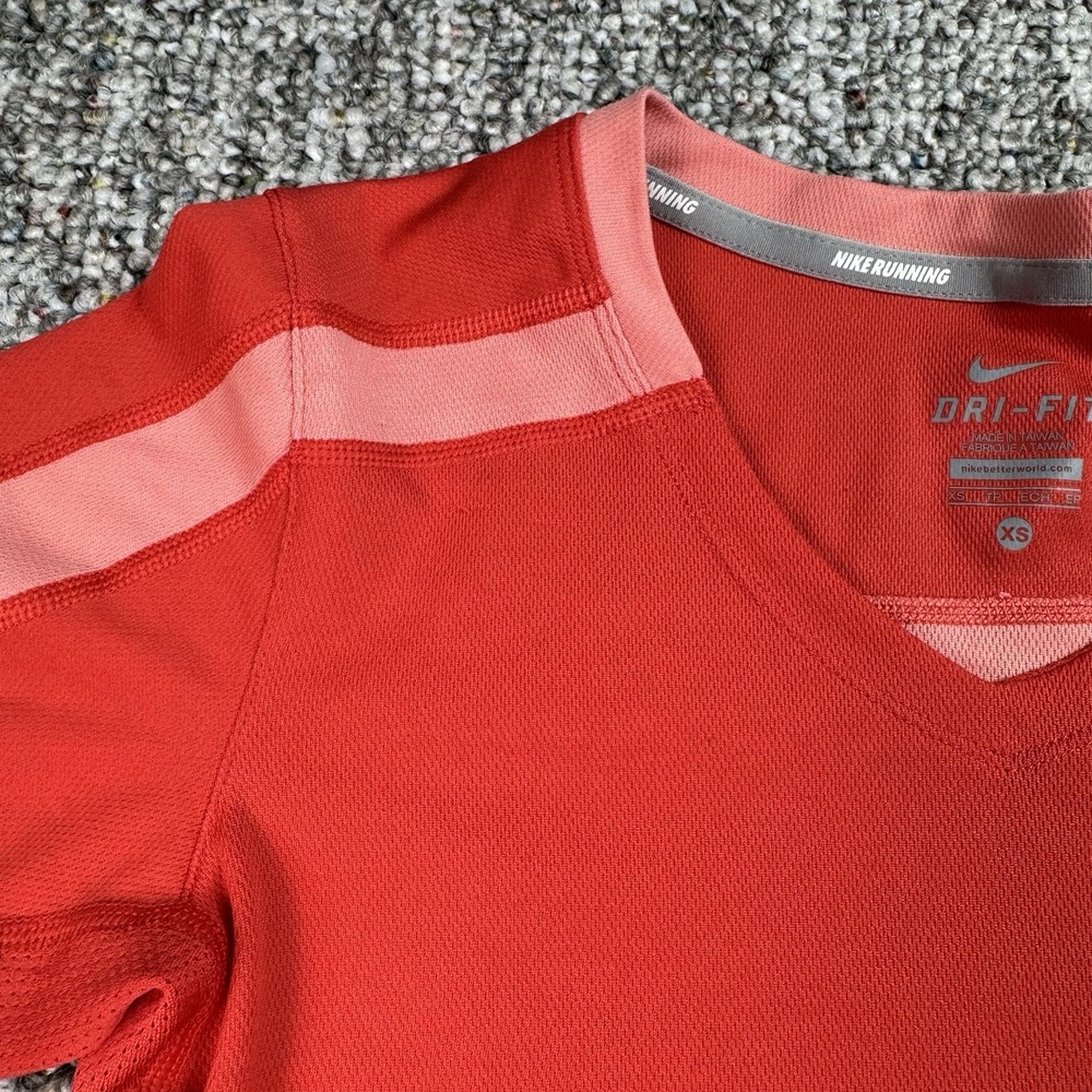 Nike Shirt Womans XS Running Short Sleeved Training Gym Hot Pink Dri Fit - Picture 4 of 13